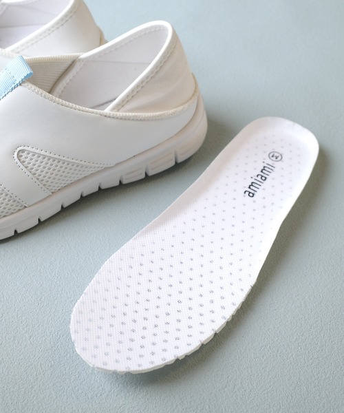 AmiAmi（アミアミ）の「かかとが踏める2WAY！ナースシューズ/ナーススニーカー/スリッポン（スリッポン・レディース・ホワイト×ブルー/ホワイト×グレー/ホワイト/ブラック・M/L/3L/S/LL）」の12枚目の写真