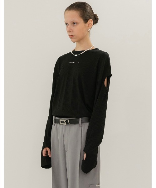 ANOTHERYOUTH（アナザーユース）の「【ANOTHERYOUTH/アナザーユース】cut-out long sleeve/長袖 ロンT（Tシャツ/カットソー・メンズ・ホワイト/ブラック・ONE SIZE）」の6枚目の写真