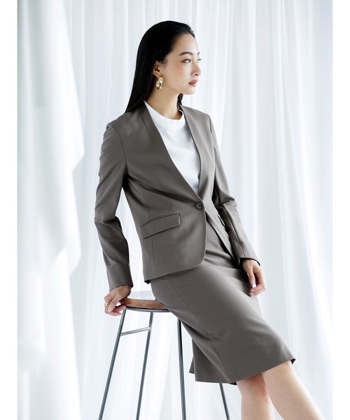 WHITE JOOLA(ホワイトジョーラ)の「【SOFT THERMO 発熱・保温・ソフトタッチ!シワになりにくい♪冬のスーツはコレ♪】サーモカルゼジャージ・2wayストレッチタイトスカート(裏付き)(スカート・レディース・ブラウン/カーキ/ネイビー・61/64/67)」の6枚目の写真