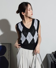 クロップド丈アーガイルニットベスト