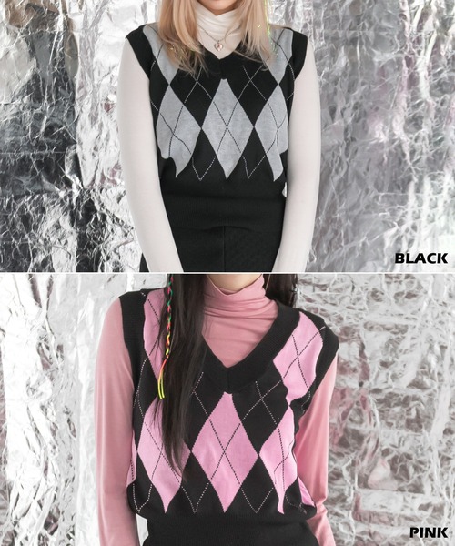 FOLLOWIN（フォロウィン）の「クロップド丈アーガイルニットベスト（ベスト・レディース・ブラック/ピンク・FREE）」の3枚目の写真