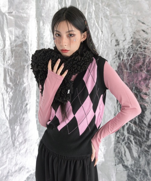 FOLLOWIN（フォロウィン）の「クロップド丈アーガイルニットベスト（ベスト・レディース・ブラック/ピンク・FREE）」の10枚目の写真