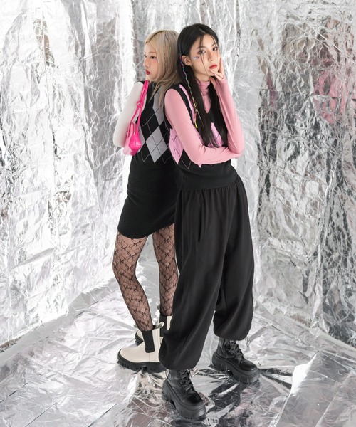 FOLLOWIN（フォロウィン）の「クロップド丈アーガイルニットベスト（ベスト・レディース・ブラック/ピンク・FREE）」の15枚目の写真