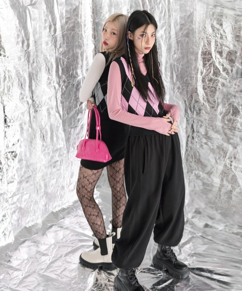 FOLLOWIN（フォロウィン）の「クロップド丈アーガイルニットベスト（ベスト・レディース・ブラック/ピンク・FREE）」の19枚目の写真