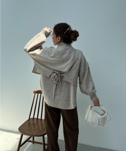 y/m by misato（イムバイミサト）の「ミックスヤーンレイヤードトップス（ニット/セーター・レディース・パープル/ブラウン/グレイッシュベージュ・FREE）」の2枚目の写真