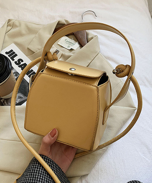 c.u.l（シーユーエル）の「【c.u.l】2wayスクエアミニバッグ cula318（ショルダーバッグ・レディース・ホワイト/グリーン/イエロー/ブラック・FREE）」の4枚目の写真