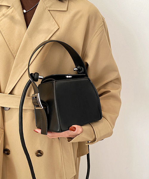 c.u.l（シーユーエル）の「【c.u.l】2wayスクエアミニバッグ cula318（ショルダーバッグ・レディース・ホワイト/グリーン/イエロー/ブラック・FREE）」の2枚目の写真