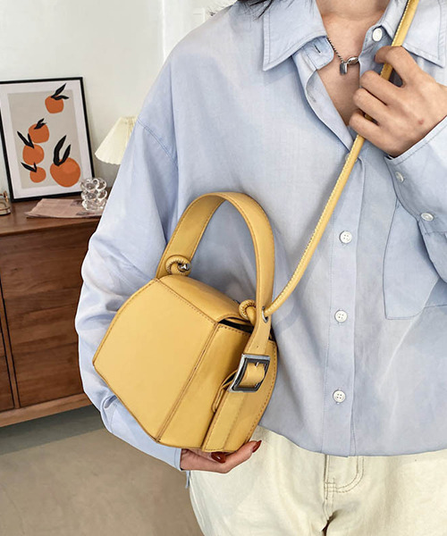 c.u.l（シーユーエル）の「【c.u.l】2wayスクエアミニバッグ cula318（ショルダーバッグ・レディース・ホワイト/グリーン/イエロー/ブラック・FREE）」の12枚目の写真