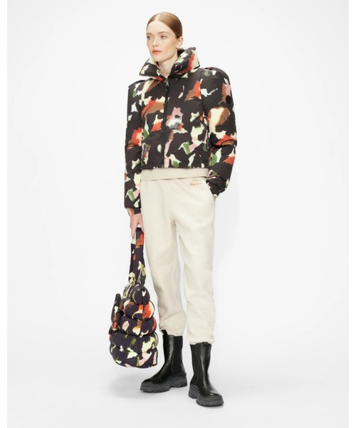 Ted Baker（テッドベーカー）の「PPENNI カラフルプリント Puffer ショートジャケット（ダウンジャケット/コート・レディース・ブラック・0/2/1/3）」の8枚目の写真