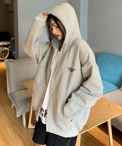 Chaco closet(チャコ クローゼット)の「ワンポイントロゴBIGパーカー(パーカー・レディース・グレー/ライトグレー・FREE)」の11枚目の写真