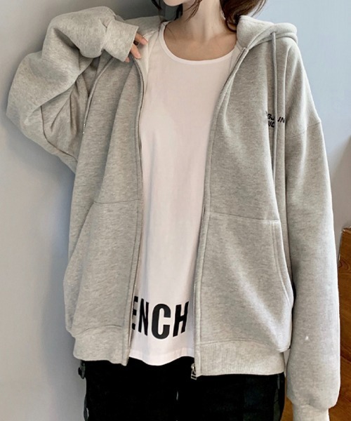 Chaco closet(チャコ クローゼット)の「ワンポイントロゴBIGパーカー(パーカー・レディース・グレー/ライトグレー・FREE)」の8枚目の写真