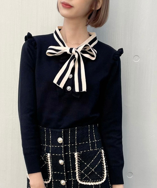 titty＆Co. PETIT by poyo（ティティーアンドコープティバイポヨ）の「【ファッションインフルエンサーPOYO×titty&Co.PETIT】バイカラーリボンニットトップス（ニット/セーター・レディース・アイボリー/ブラック・FREE）」の2枚目の写真