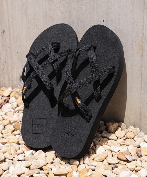 Teva（テバ）の「【WEB限定】TEVA / OLOWAFU（サンダル・レディース・ブラック・6/8/7/5）」の17枚目の写真