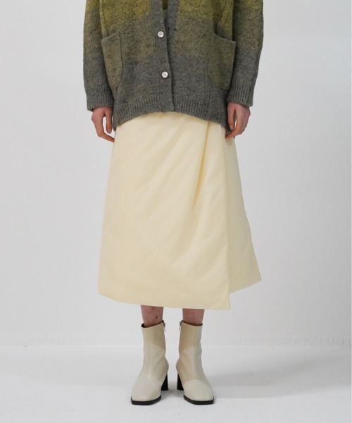 UNDECORATED(アンデコレイテッド)の「UNDECORATED アンデコレイテッド / Re:PL Padded Skirt リサイクルポリエステル パデッドスカート ラップスカート / UDF22407(スカート・レディース・ブラック/キナリ/グレイッシュベージュ・FREE)」の11枚目の写真