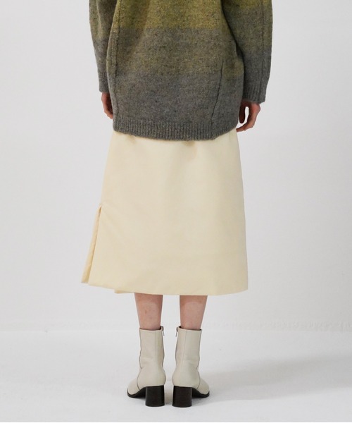 UNDECORATED(アンデコレイテッド)の「UNDECORATED アンデコレイテッド / Re:PL Padded Skirt リサイクルポリエステル パデッドスカート ラップスカート / UDF22407(スカート・レディース・ブラック/キナリ/グレイッシュベージュ・FREE)」の13枚目の写真
