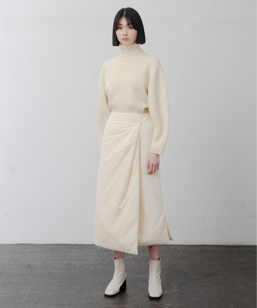 UNDECORATED(アンデコレイテッド)の「UNDECORATED アンデコレイテッド / Re:PL Padded Skirt リサイクルポリエステル パデッドスカート ラップスカート / UDF22407(スカート・レディース・ブラック/キナリ/グレイッシュベージュ・FREE)」の7枚目の写真