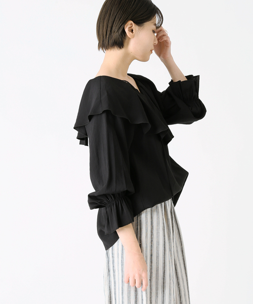B.C STOCK（ベーセーストック）の「2WAYラッフルブラウス◆（シャツ/ブラウス・レディース・ホワイト/ブラック・FREE）」の7枚目の写真