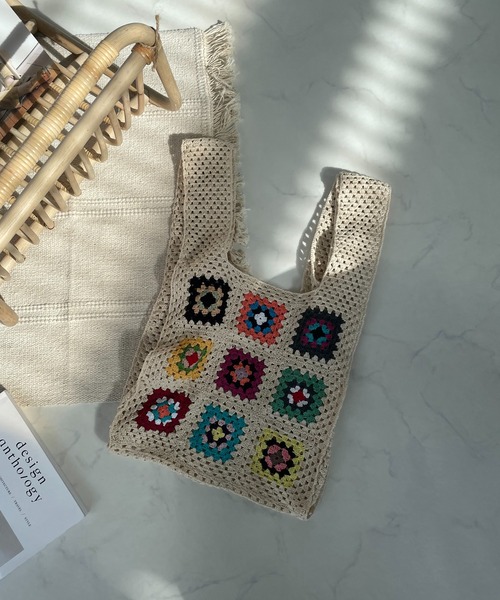 AS KNOW AS plus（アズノゥアズプラス）の「ふんだんクロシェトートバッグ（トートバッグ・レディース・ブラック/キナリ・FREE）」の4枚目の写真