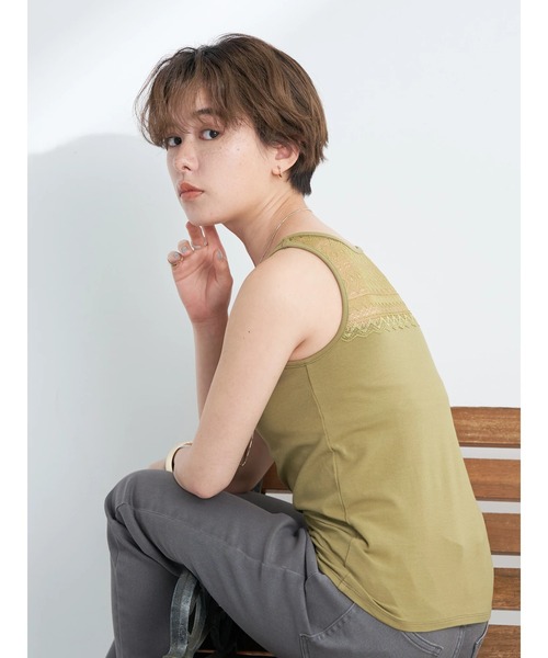 earth music&ecology（アースミュージックアンドエコロジー）の「カップ付きバックレースタンクトップ（タンクトップ・レディース・オリーブ/ダークブラウン/ブラック/オフホワイト・S/M）」の14枚目の写真