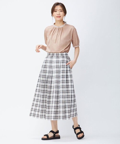 J.PRESS（ジェイプレス）の「【イージーケア・接触冷感】プレーティングジャージー バンドカラー カットソー（Tシャツ/カットソー・レディース・ピンク系/ネイビー系/ライトグリーン系/ホワイト系・MEDIUM/LARGE）」の7枚目の写真