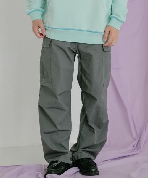 ITEMS URBANRESEARCH（アイテムズ アーバンリサーチ）の「リップストップコットン ファティーグパンツ（カーゴパンツ・メンズ・グレー/カーキ・MEDIUM/LARGE）」の16枚目の写真