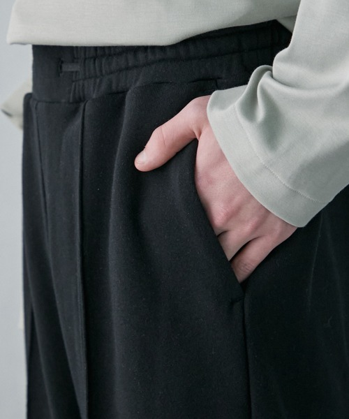 PUBLIC TOKYO（パブリックトウキョウ）の「ピンタックスウェットパンツ（スウェットパンツ・メンズ・ブラック/グレー・1/2）」の22枚目の写真