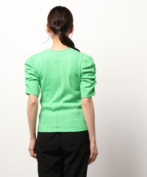 ADAM ET ROPE'（アダムエロペ）の「パフショルダーリブプルオーバー（Tシャツ/カットソー・レディース・ブラック/ピンク/ライトグリーン/キナリ・FREE）」の5枚目の写真