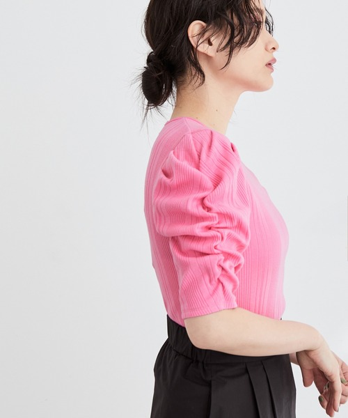 ADAM ET ROPE'（アダムエロペ）の「パフショルダーリブプルオーバー（Tシャツ/カットソー・レディース・ブラック/ピンク/ライトグリーン/キナリ・FREE）」の12枚目の写真