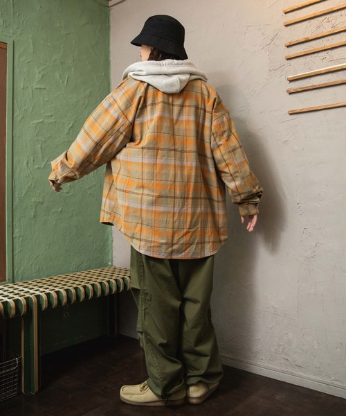 WEGO（ウィゴー）の「WEGO/ヘビーネルBIGチェックシャツ（シャツ/ブラウス・メンズ・ベージュ系その他2/グリーン系その他2・MEDIUM/LARGE）」の5枚目の写真