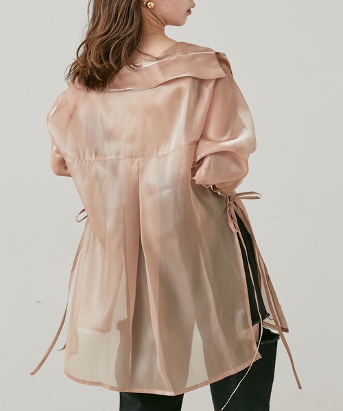 Chico（チコ）の「サイドスリットシアーグロスシャツ（シャツ/ブラウス・レディース・ピンク/アイボリー/グレイッシュベージュ/グレー・FREE）」の3枚目の写真