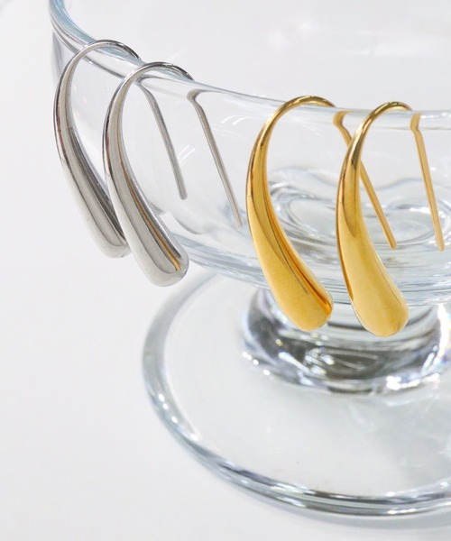 blackdia ocean（ブラックダイヤオーシャン）の「blackdia ocean 金属アレルギー対応 ミニドロップカーブピアス 両耳（ピアス（両耳用）・レディース・シルバー/ゴールド/シルバー系その他/ゴールド系その他/シルバー系その他2/ゴールド系その他2/シルバー系その他3/ゴールド系その他3・FREE）」の9枚目の写真