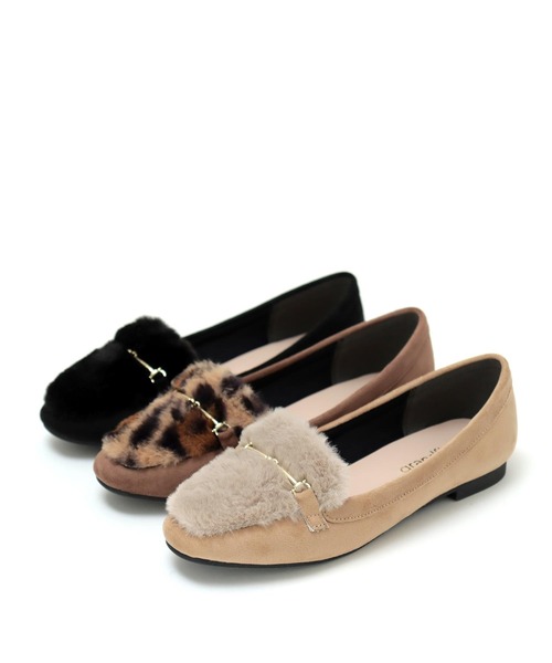 grandfleur（グランドフルール）の「フェイクファーのビット付きフラットローファーパンプス（ローファー・レディース・ブラック/ベージュ/グレイッシュベージュ・22.5cm/23.5cm/24.5cm/23.0cm/24.0cm）」の22枚目の写真