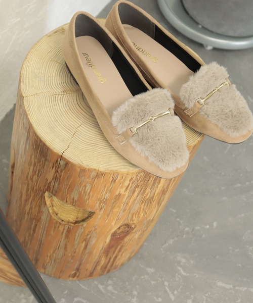 grandfleur（グランドフルール）の「フェイクファーのビット付きフラットローファーパンプス（ローファー・レディース・ブラック/ベージュ/グレイッシュベージュ・22.5cm/23.5cm/24.5cm/23.0cm/24.0cm）」の11枚目の写真