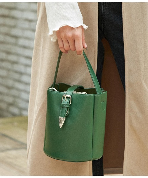 ANAP（アナップ）の「ベルトデザイン筒型バッグ（ショルダーバッグ・レディース・ブラック/オフホワイト/グリーン/モカ・FREE）」の13枚目の写真