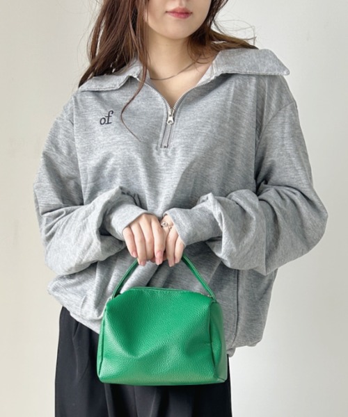 CLEA(クレア)の「ワンポイント刺繍ロゴポケット付きハーフジップスウェット(スウェット・レディース・ブラック/グレー・FREE)」の1枚目の写真