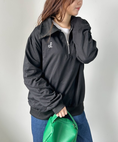 CLEA(クレア)の「ワンポイント刺繍ロゴポケット付きハーフジップスウェット(スウェット・レディース・ブラック/グレー・FREE)」の5枚目の写真