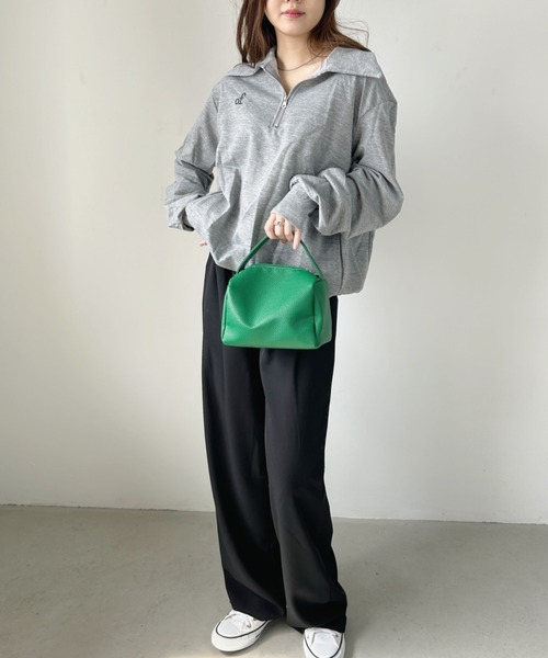 CLEA(クレア)の「ワンポイント刺繍ロゴポケット付きハーフジップスウェット(スウェット・レディース・ブラック/グレー・FREE)」の6枚目の写真
