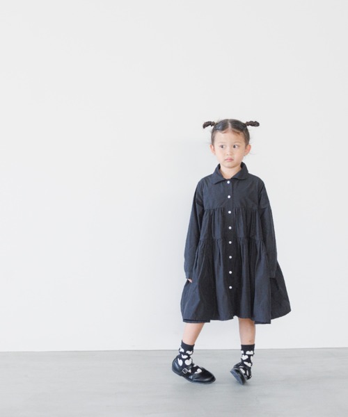 LOWRYS FARM（ローリーズファーム）の「ティアードマエアキワンピース　170627（ワンピース・キッズ・ブラック/グリーン・110cm/120cm/130cm/140cm/150cm）」の2枚目の写真