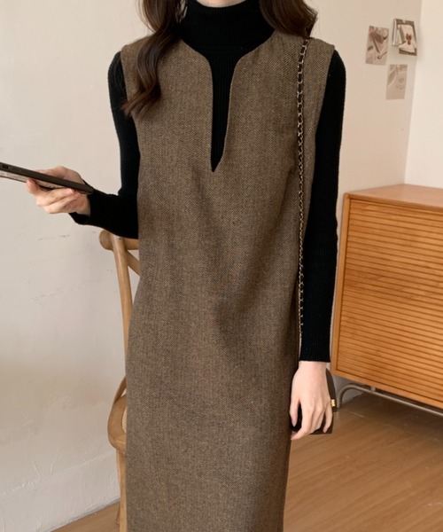 ABITOKYO(アビトーキョー)の「バックスリットスキッパーロングジャンパースカート(ジャンパースカート・レディース・グレー/ブラック/ブラウン・S/M)」の1枚目の写真