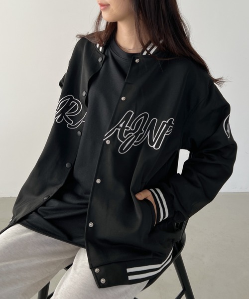 CLEA（クレア）の「ストリートロゴ刺繍BIGスタジャン（スタジャン・レディース・ブラック/ホワイト・FREE）」の2枚目の写真