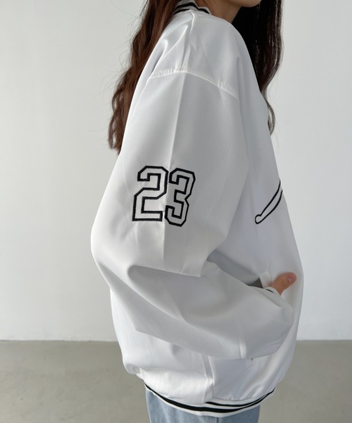 CLEA（クレア）の「ストリートロゴ刺繍BIGスタジャン（スタジャン・レディース・ブラック/ホワイト・FREE）」の4枚目の写真