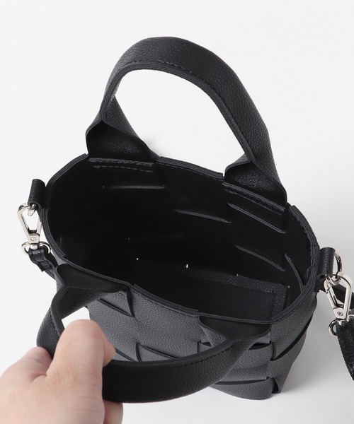 SENSE OF PLACE by URBAN RESEARCH（センスオブプレイスバイアーバンリサーチ）の「メッシュ編みミニトートバッグ（ショルダーバッグ・レディース・ブルー/ブラック/アイボリー・ONE）」の21枚目の写真