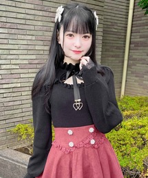 ハートチャームデコルテ開きニット