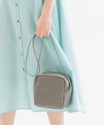 スクエアレザーポシェット