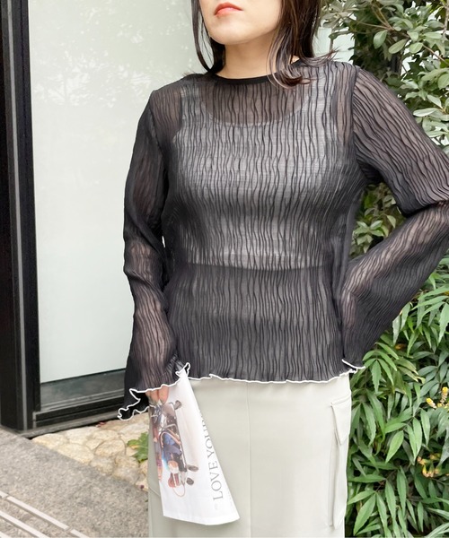 Meli rich(メリーリッチ)の「シアーフレアスリーブプルオーバー(シャツ/ブラウス・レディース・ライトグリーン/ピンクベージュ/ブラック/オフホワイト・MEDIUM)」の15枚目の写真