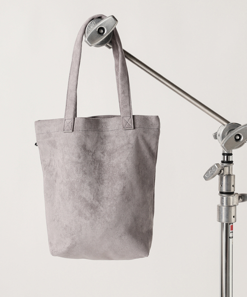 JOURNAL STANDARD relume（ジャーナルスタンダード　レリューム）の「【WEB限定】テック スウェード トートバッグ（トートバッグ・メンズ・グレー/ライトグレー/ブルー/カーキ/ブラック/ピンク系その他・FREE）」の3枚目の写真