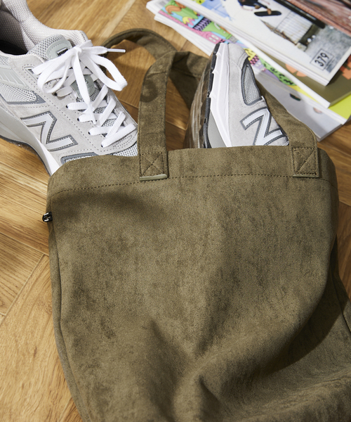 JOURNAL STANDARD relume（ジャーナルスタンダード　レリューム）の「【WEB限定】テック スウェード トートバッグ（トートバッグ・メンズ・グレー/ライトグレー/ブルー/カーキ/ブラック/ピンク系その他・FREE）」の11枚目の写真