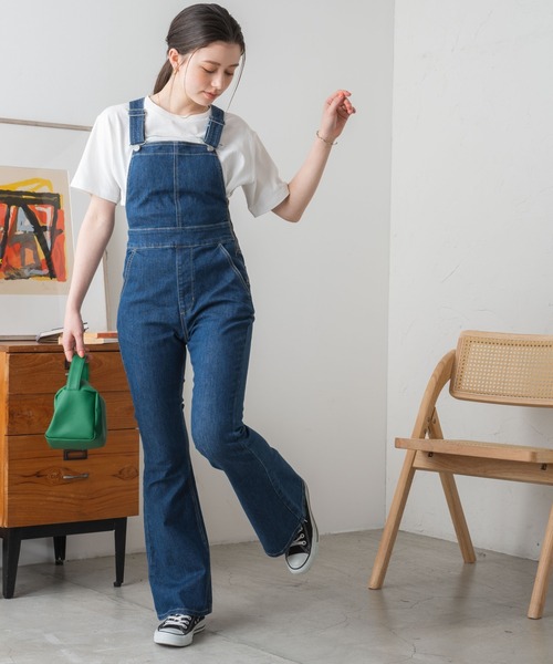 WEGO（ウィゴー）の「WEGO/ハイウエストストレッチフレアデニムサロペット（サロペット/オーバーオール・レディース・ブラック/インディゴブルー・SMALL/MEDIUM）」の16枚目の写真