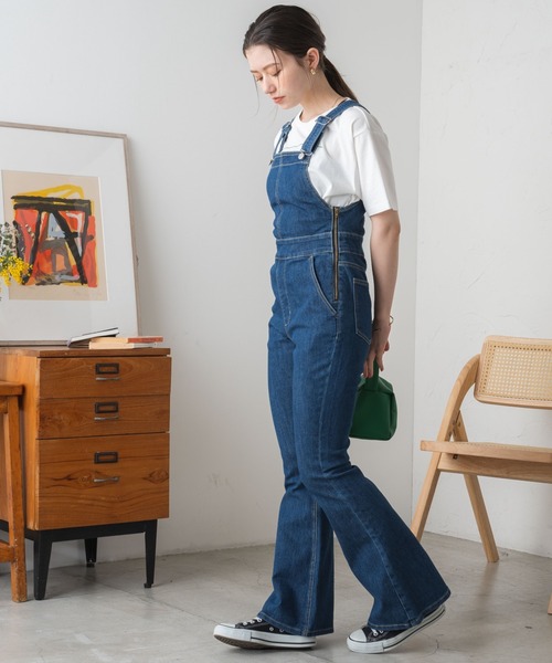 WEGO（ウィゴー）の「WEGO/ハイウエストストレッチフレアデニムサロペット（サロペット/オーバーオール・レディース・ブラック/インディゴブルー・SMALL/MEDIUM）」の12枚目の写真