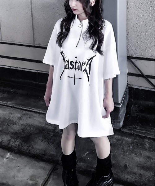 JOHN'S CLOSET（ジョンズクローゼット）の「【31】2WAY SLEEVE グラフィックプリント ハーフジップ（Tシャツ/カットソー・レディース・ホワイト/ブラック/ブラック系/ホワイト系/サックスブルー/ホワイト系1/ブラック系1・LARGE/MEDIUM）」の21枚目の写真